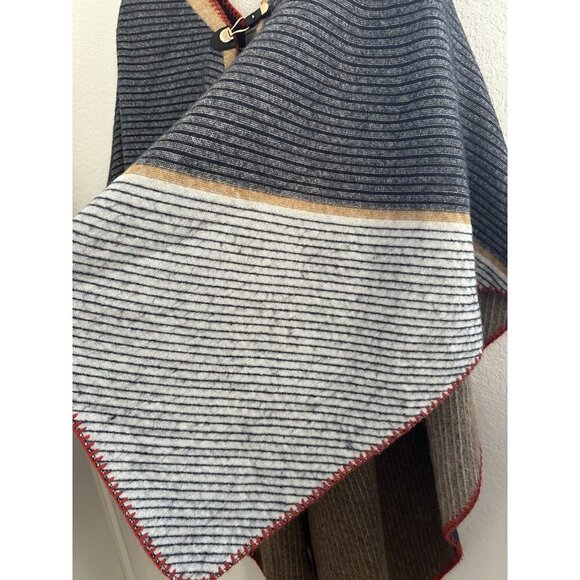 Vince Camuto Women Multi-Color Sleeveless Clasp Poncho One Size Lagenlook Preppy - Picture 6 of 8